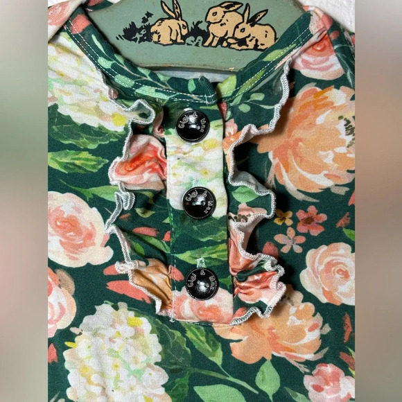 Gigi & Max Floral Newborn Sleeper PJs One Piece Sz NB | baby | ruffles | button - Picture 3 of 8